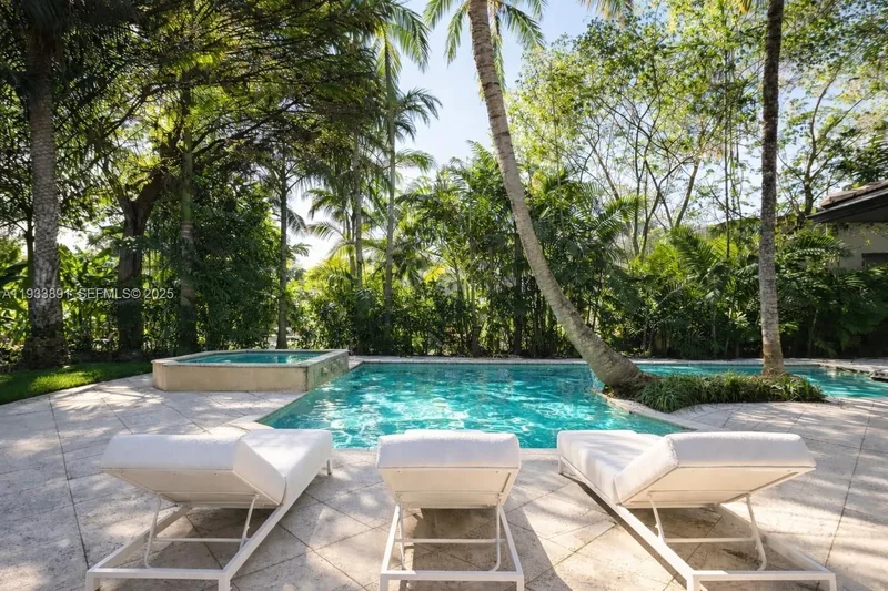 5077 N Bay Rd, Miami Beach, Florida, United States. - Photo 32