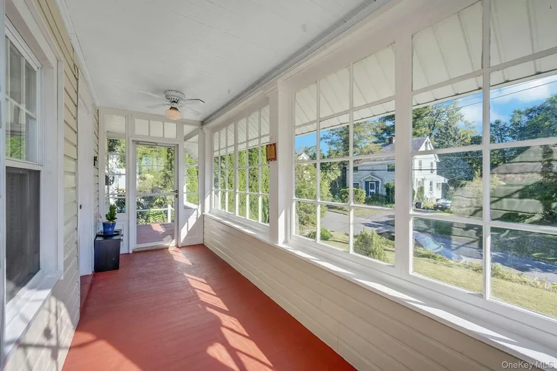 15 Jackson Avenue, White Plains, New York, United States. - Photo 14