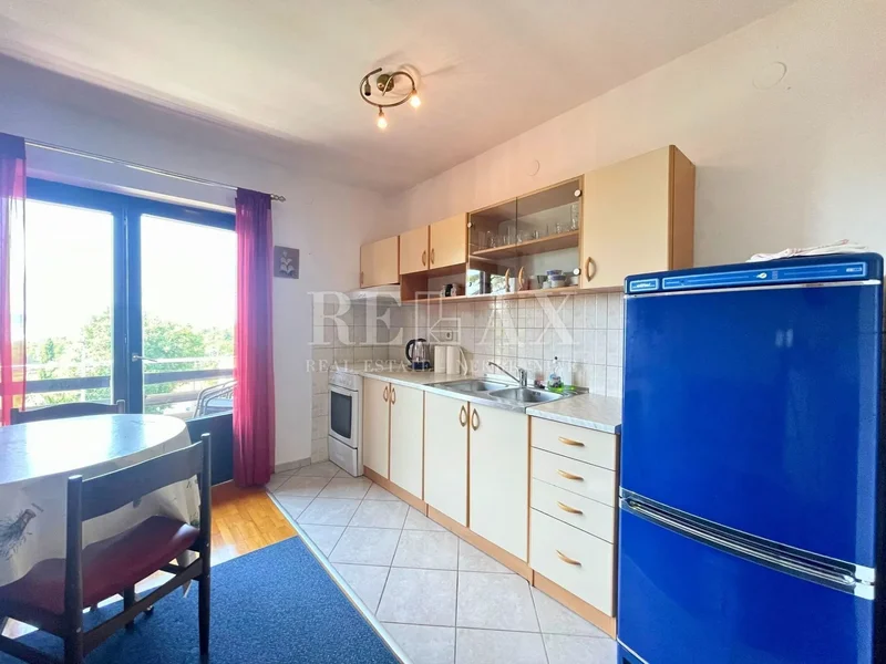 Dramalj - house with 4 apartments, 150 m from the sea