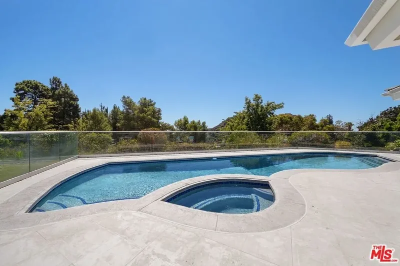 9626 Highridge Drive, Beverly Hills, California, United States. - Photo 15