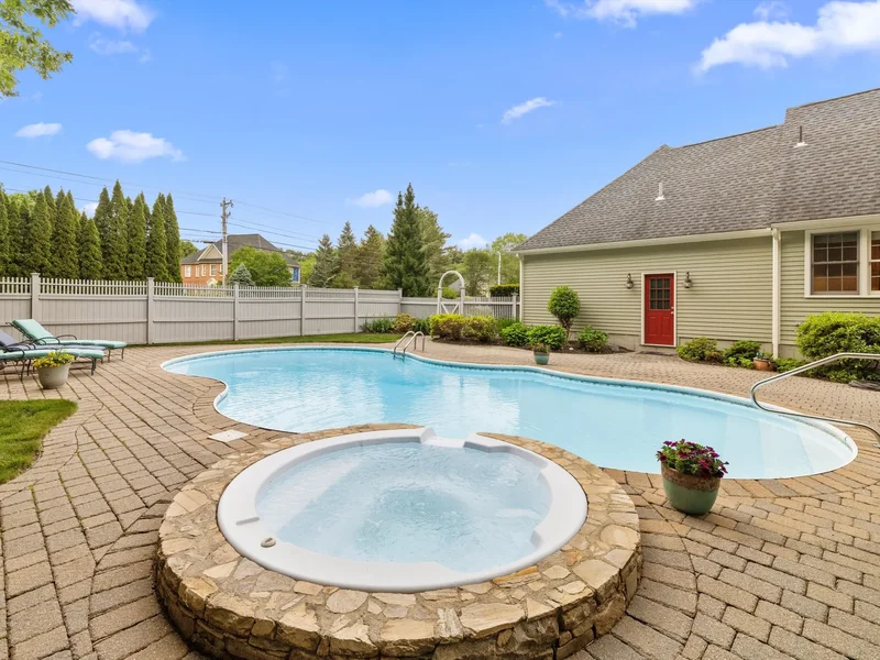 1 Benjamin Drive , Westborough, MA 01581, Westborough, Massachusetts, United States. - Photo 35
