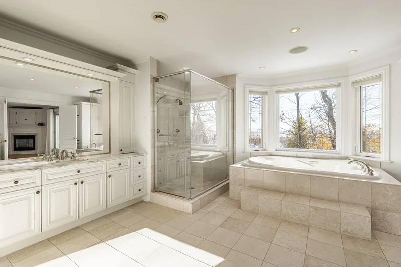 910 Place de la Corniche, St-Bruno-de-Montarville, Quebec, Canada. - Photo 3