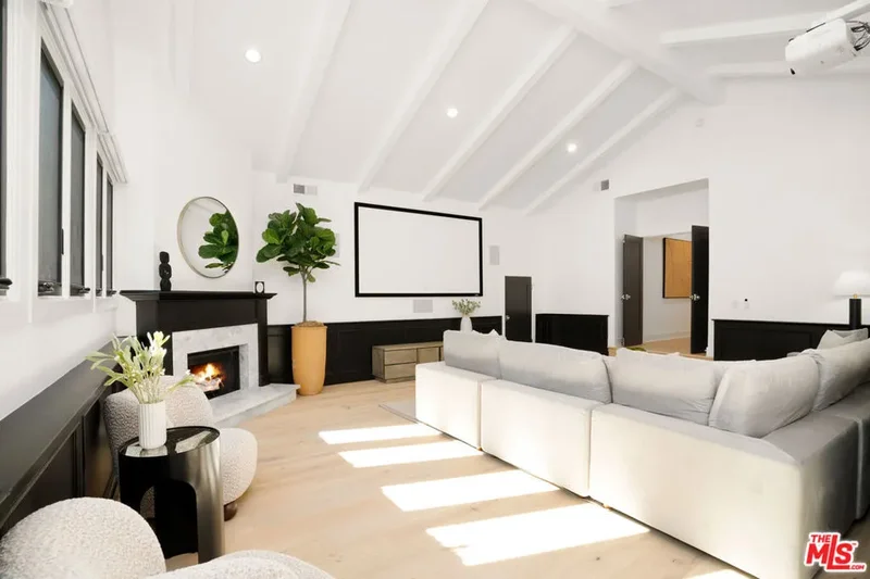 4608 Westchester Drive, Los Angeles, California, United States. - Photo 22
