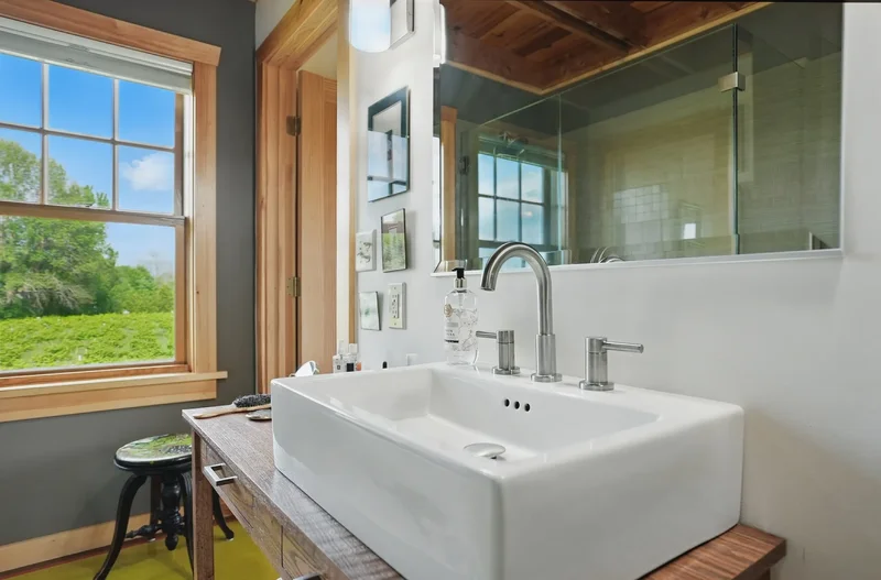 85 Shrine Road, Isle La Motte, VT 05463, Isle La Motte, Vermont, United States. - Photo 25