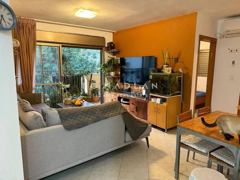 For Sale Florentin street-Tel Aviv, 2 rooms + balcony