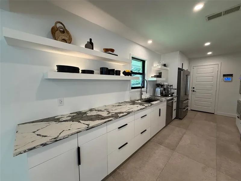6522 Ridgeview Circle, Dallas, Texas, United States. - Photo 32