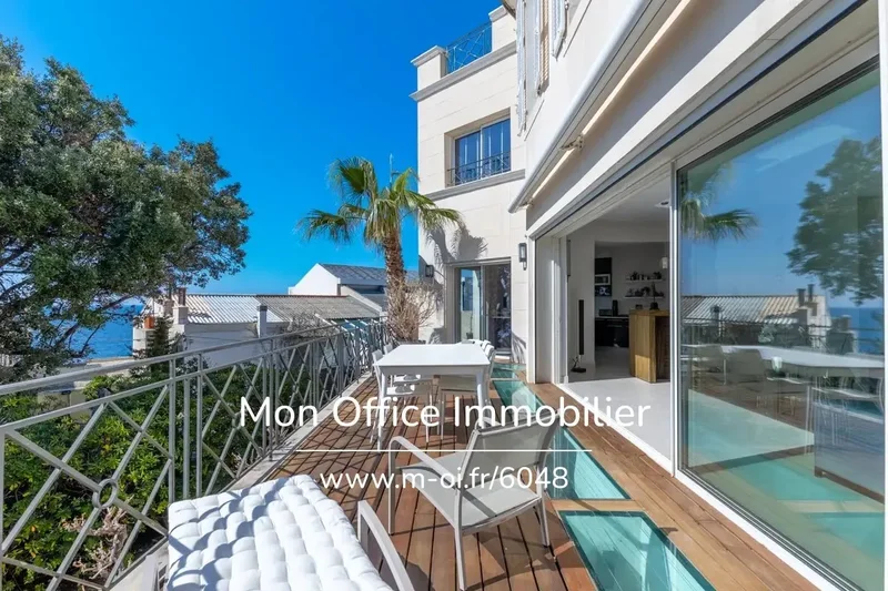 Référence : 6048-NGU - Maison 8 pièces - VUE MER - Accès privé à l'eau - 400m2 - garages