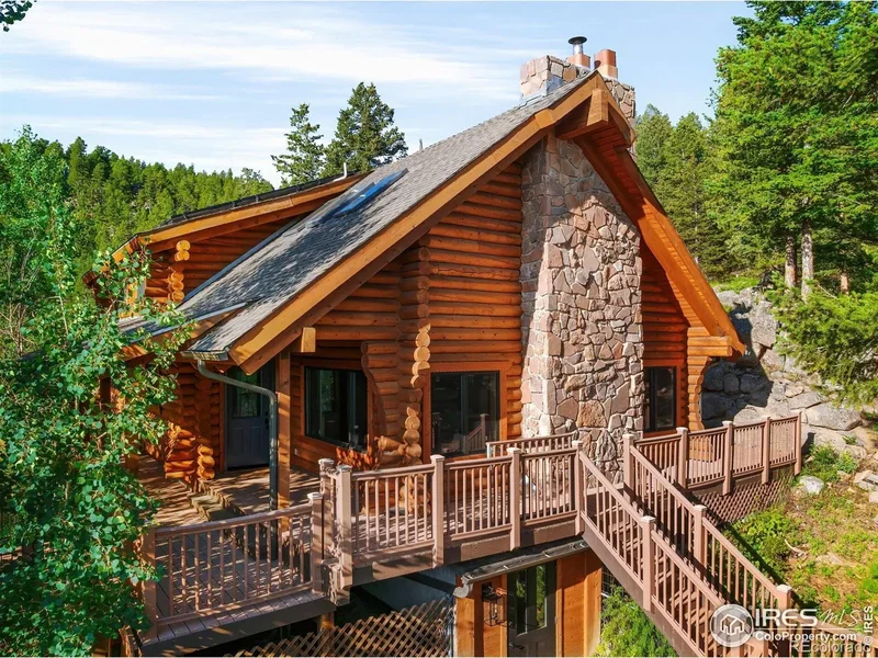 172 Tall Pine Lane, Boulder, Colorado, United States. - Photo 2