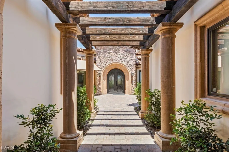 38 Pebble Dunes Court, Las Vegas, Nevada, United States. - Photo 4