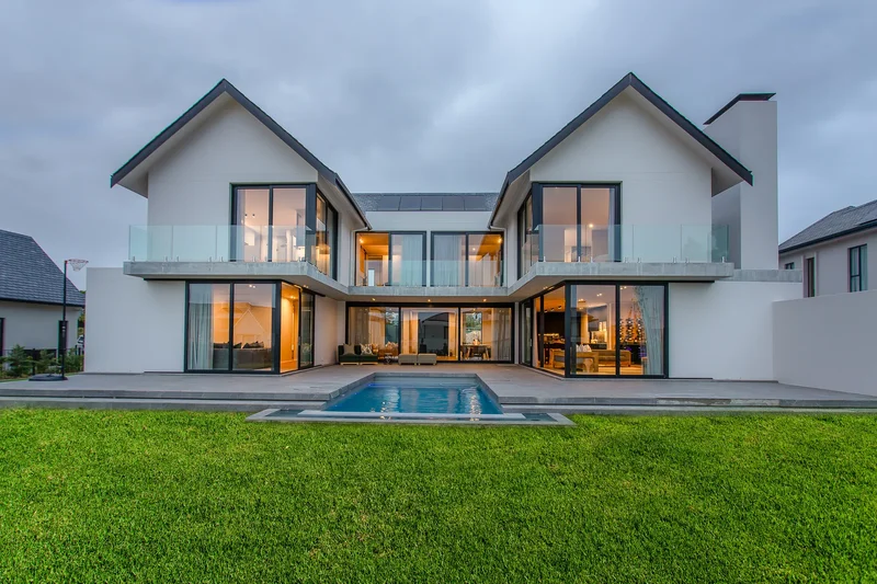 Modern Masterpiece On Jack Nicklaus Signature Golf Course