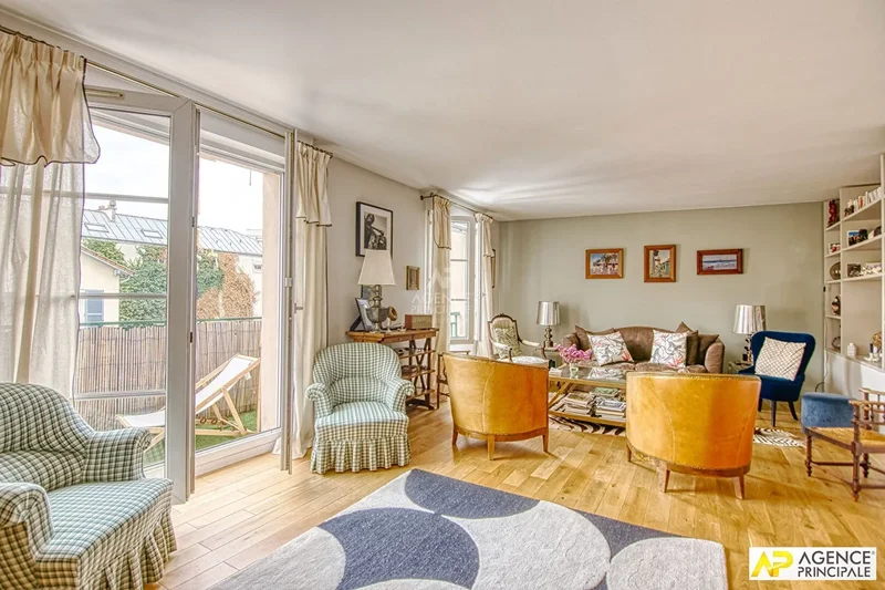 Le Chesnay Plateau Saint-Antoine Duplex Apartment 5 Rooms "House Spirit" 153.05m² on the Ground with