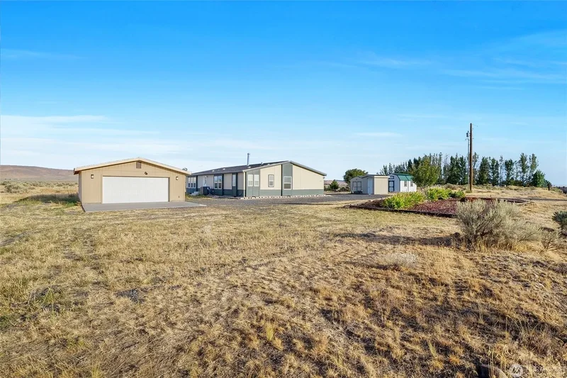 4 Bedrooms Single Family Detached