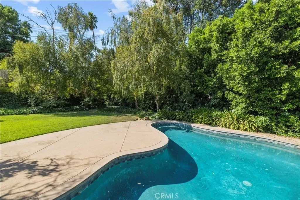 5200 Collier Place, Woodland Hills, CA, 91364, USA, Los Angeles, California, United States. - Photo 25