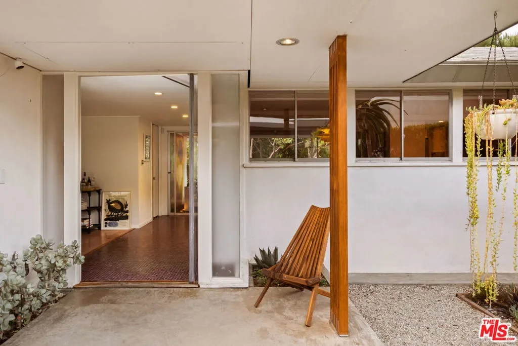 2246 Chelan Place, Los Angeles, California, United States. - Photo 19
