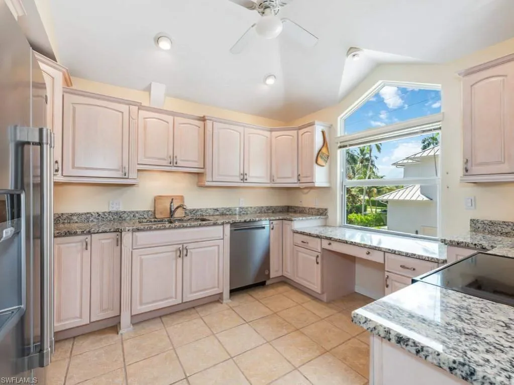 640 2nd ST, #2, Naples, FL, 34102, USA, Naples, Florida, United States. - Photo 4