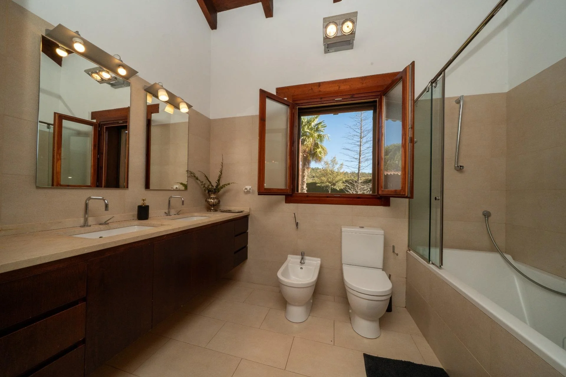Gallery photo 10