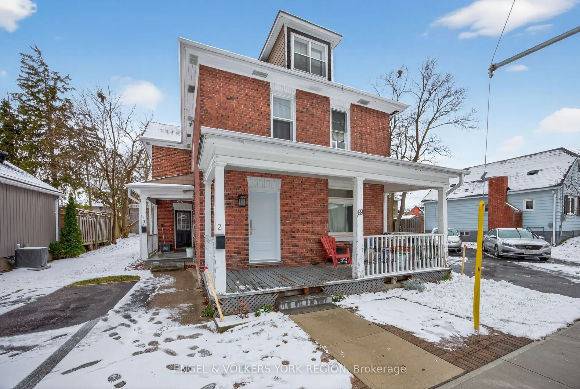 Exterior photo 5