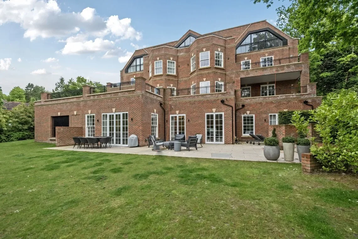 Barnet Lane Elstree WD6, Elstree, England, United Kingdom. - Photo 10