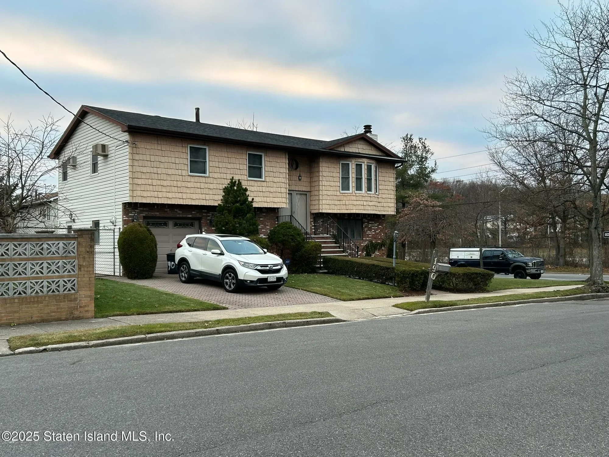 190 Parkwood Avenue, New York, New York, United States. - Photo 7