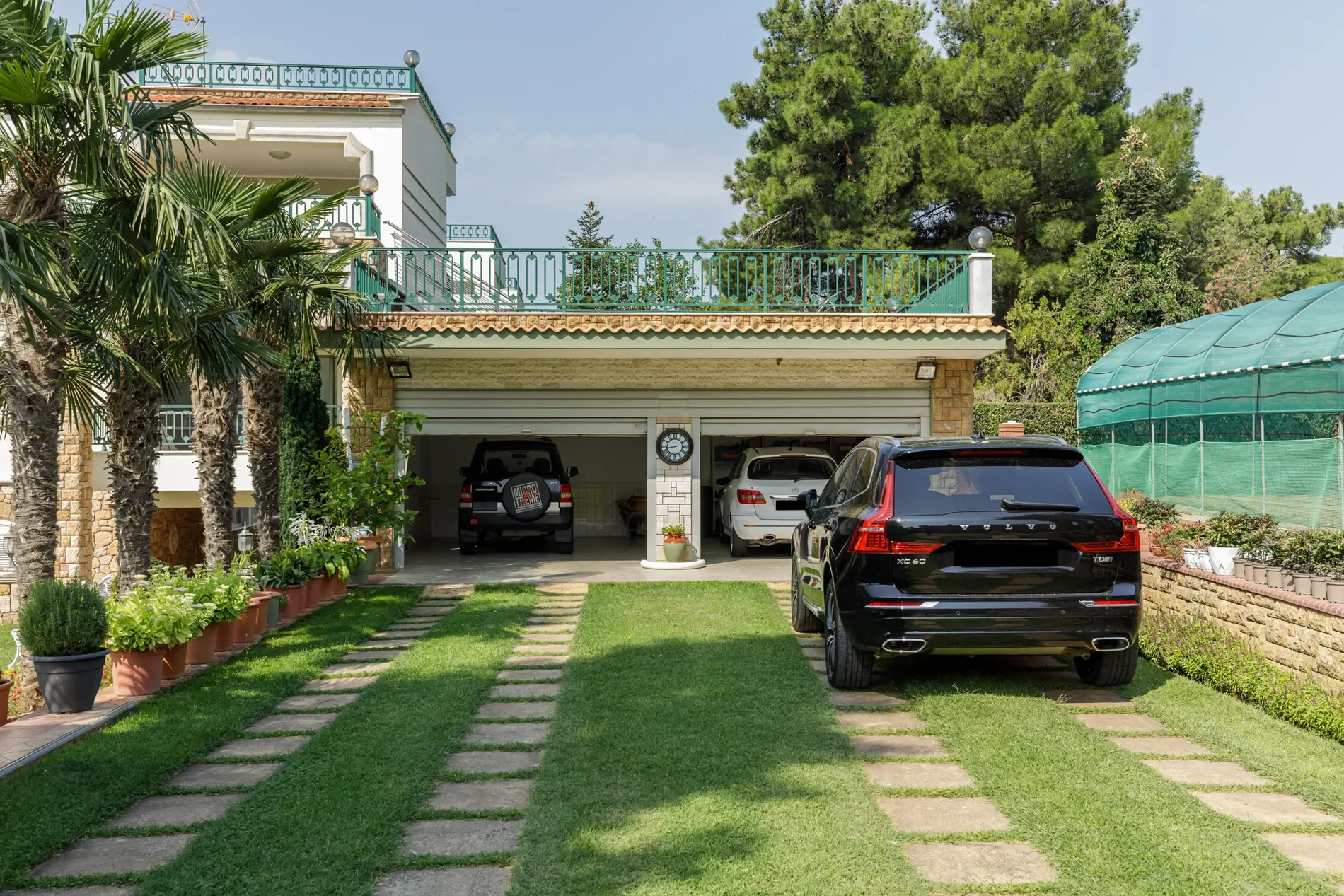 Exterior photo 4