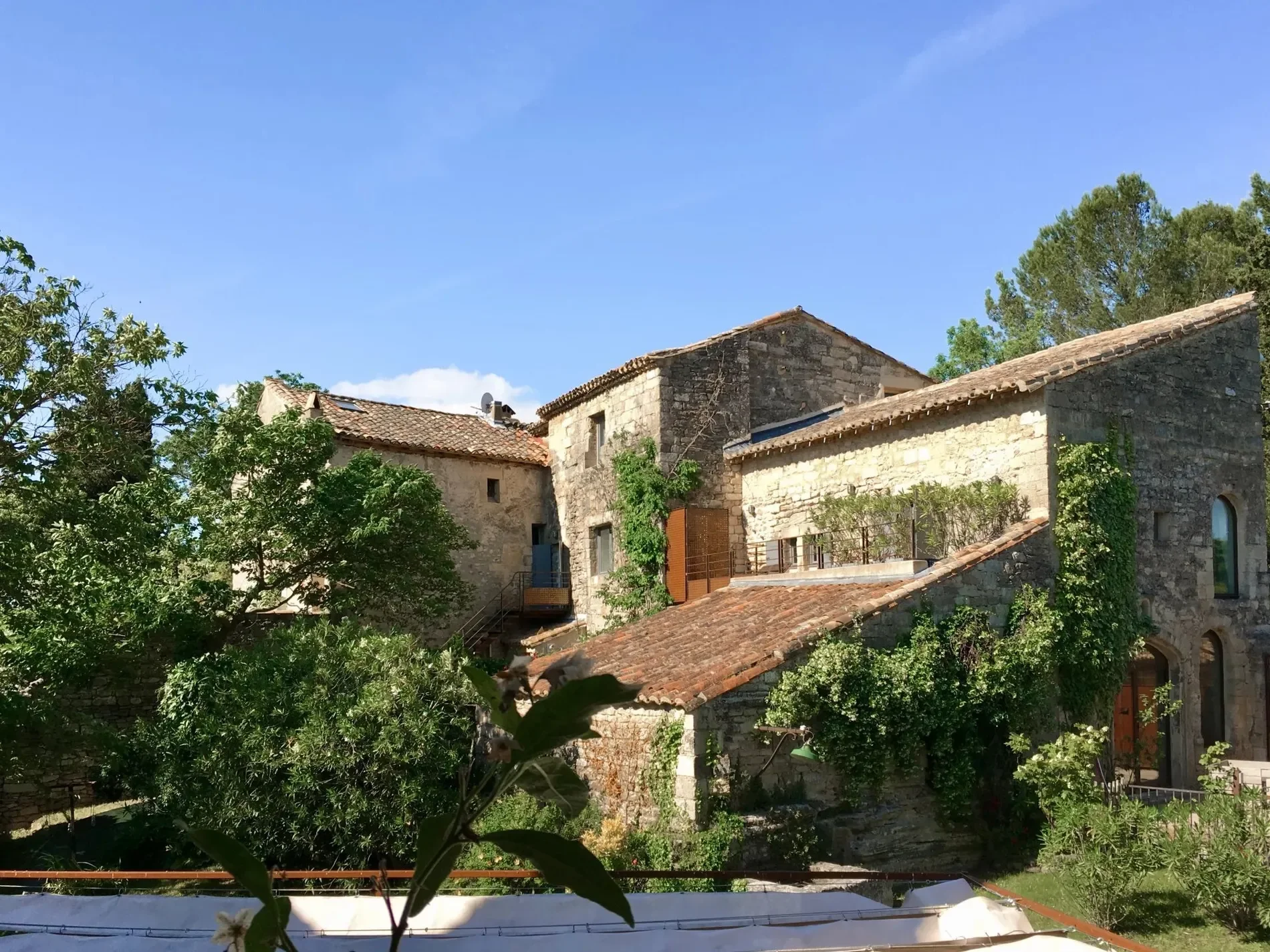 Exterior photo 6
