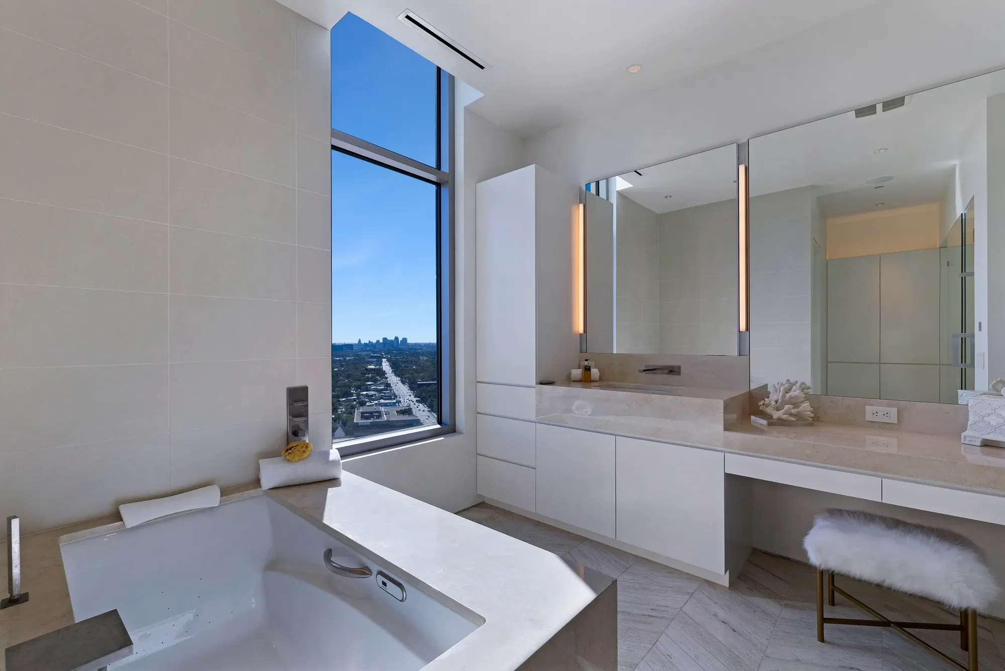 4242 Broadway Unit #2001, San Antonio, TX 78209, San Antonio, Texas, United States. - Photo 3
