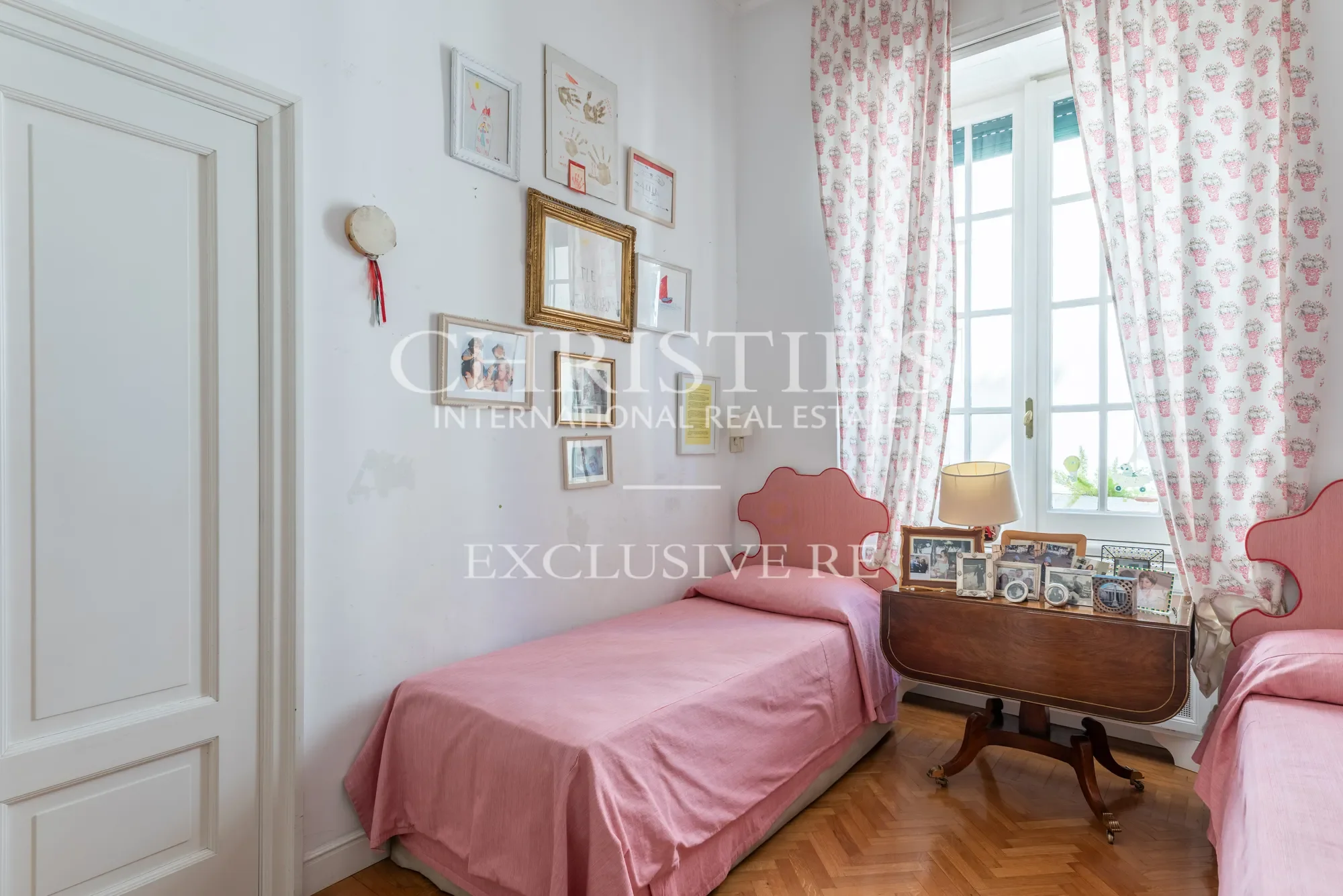 Gallery photo 11