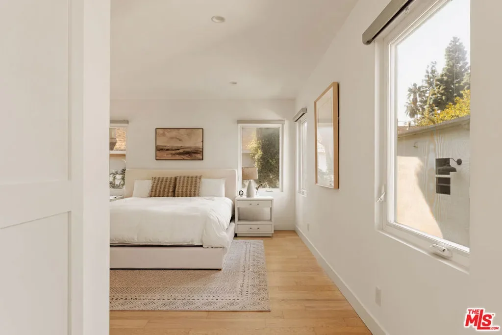 6448 Peach Avenue, Los Angeles, California, United States. - Photo 15