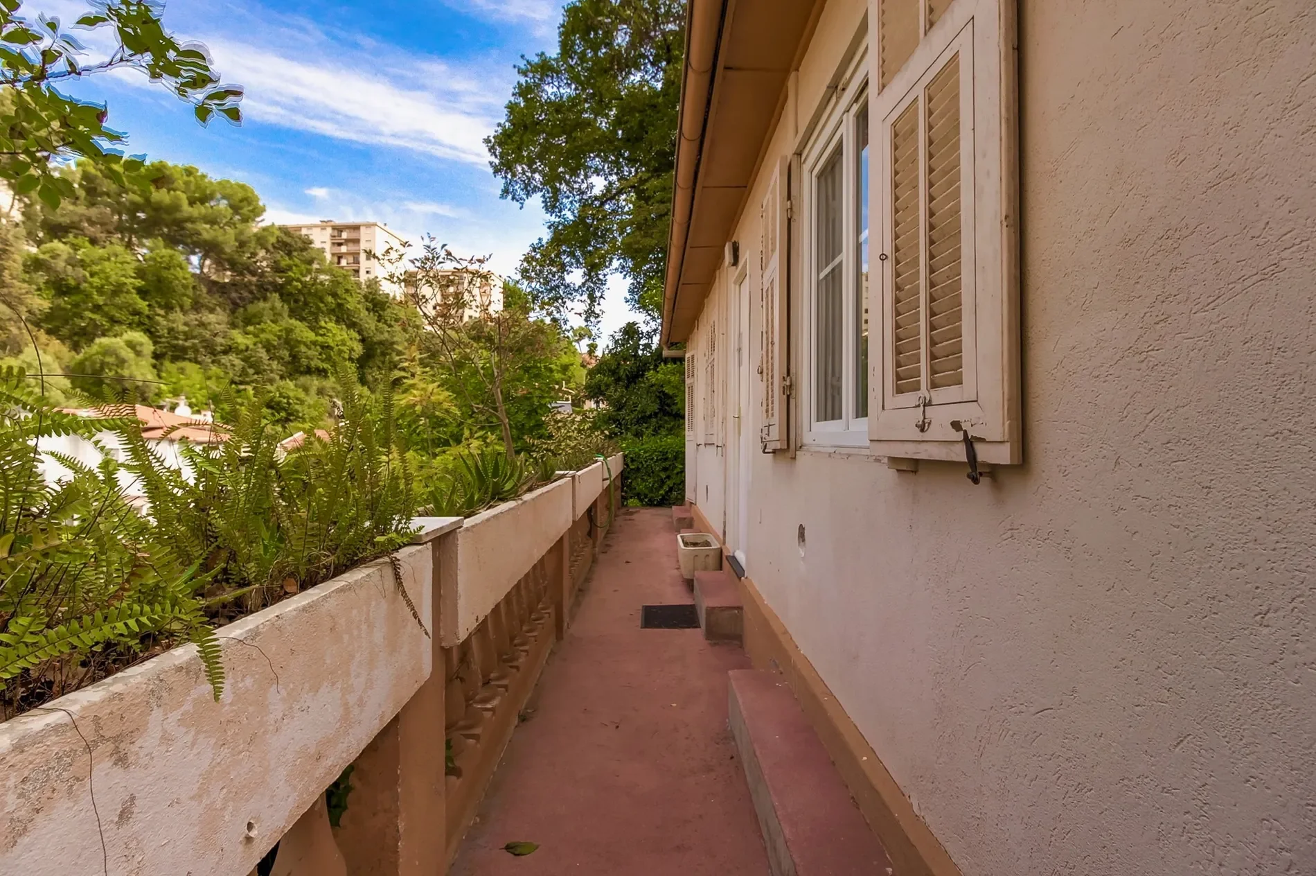 Exterior photo 11