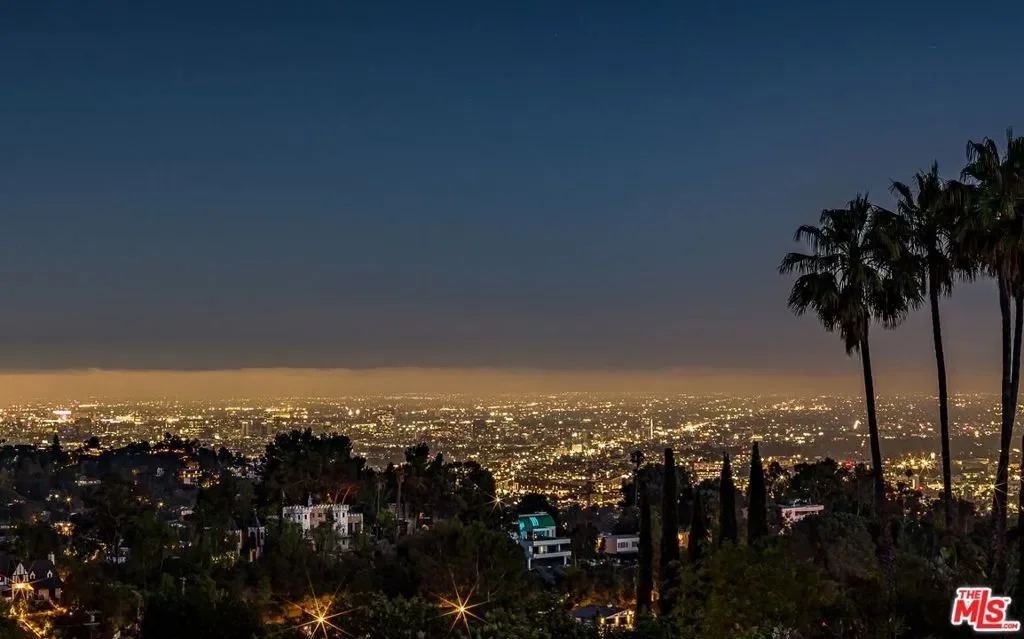 3306 Deronda Drive, Los Angeles, California, United States. - Photo 2