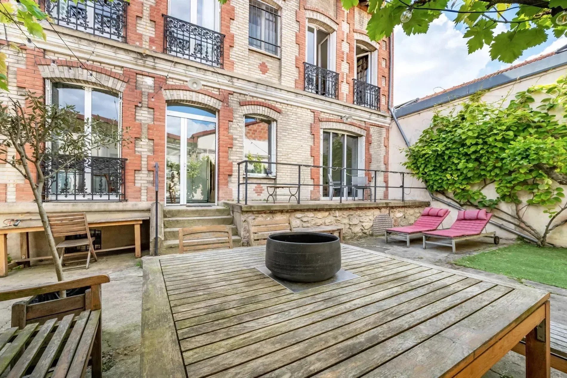 Ivry-sur-Seine, Île-de-France, France. - Photo 4