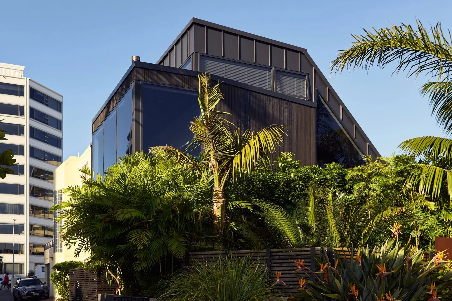 Exterior photo 4