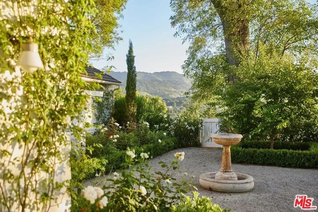 Ojai, California, United States. - Photo 31