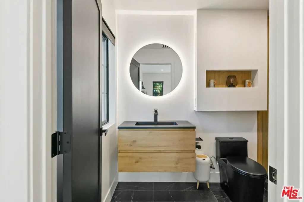 22269 Avenue San Luis, Los Angeles, California, United States. - Photo 25