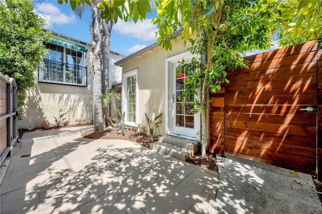 3374 Floyd, Los Angeles, California, United States. - Photo 2