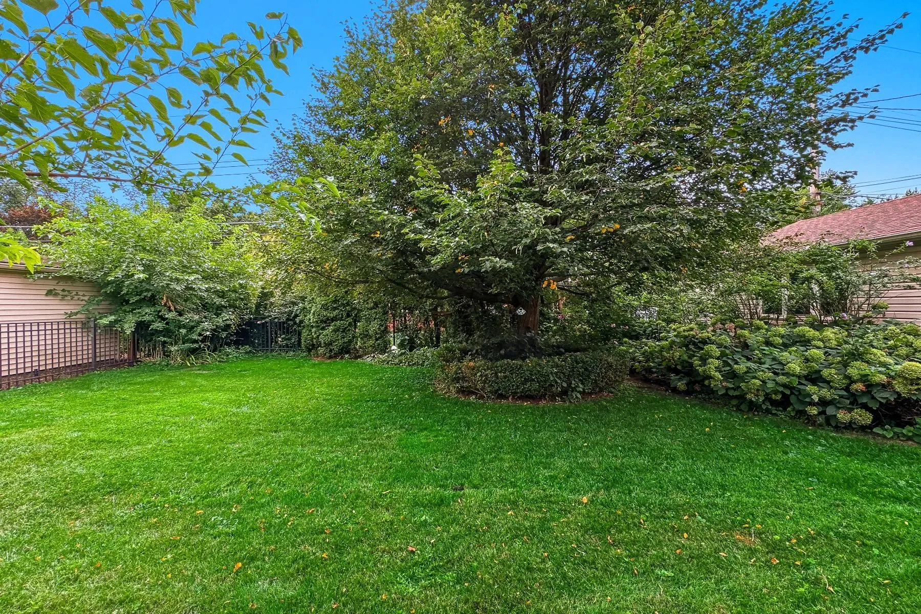 16207 Wetherby Street, Beverly Hills Village, MI 48025, Beverly Hills, Michigan, United States. - Photo 24