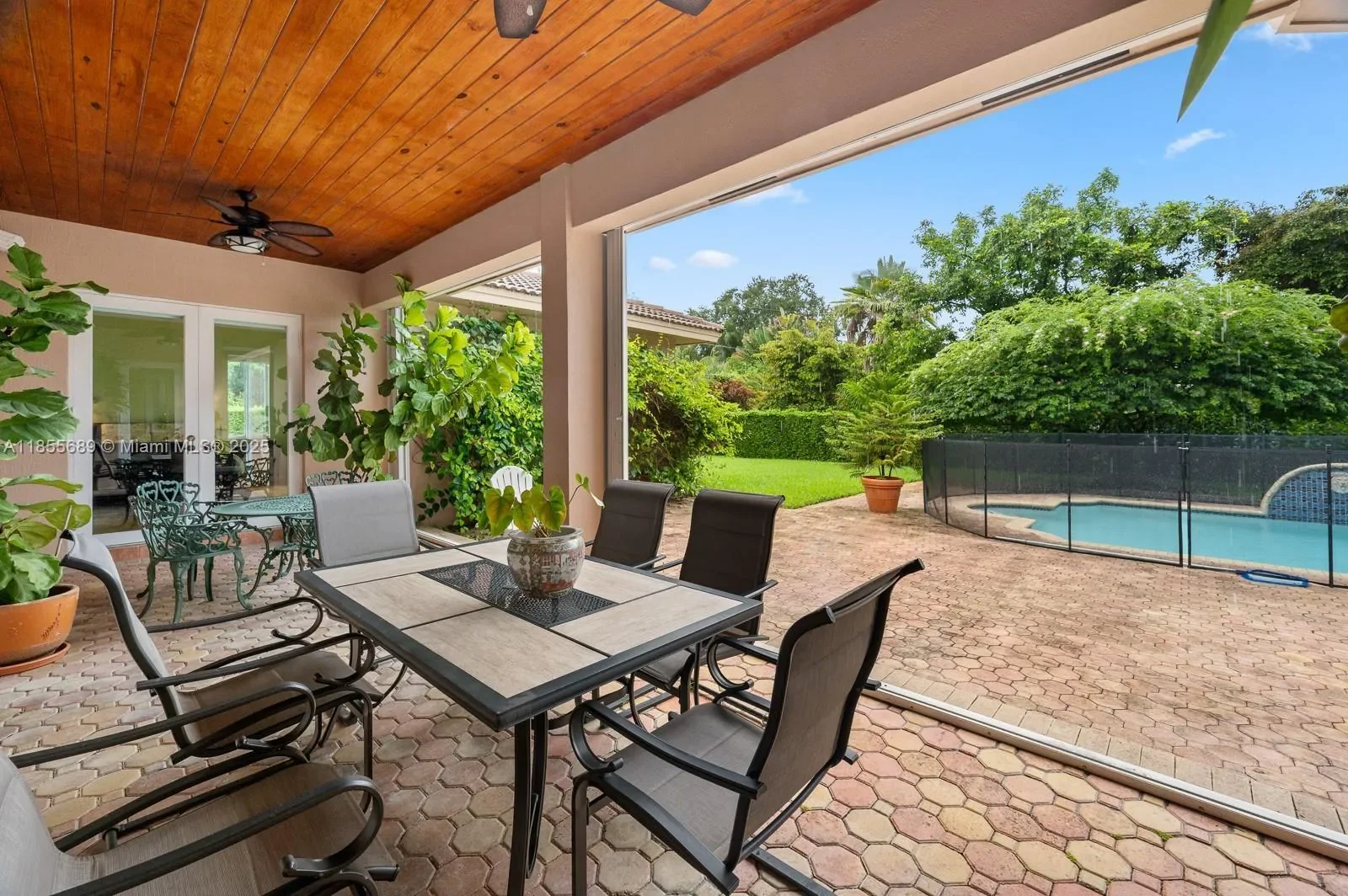 10621 SW 77th Ave, Coral Gables, Florida, United States. - Photo 32