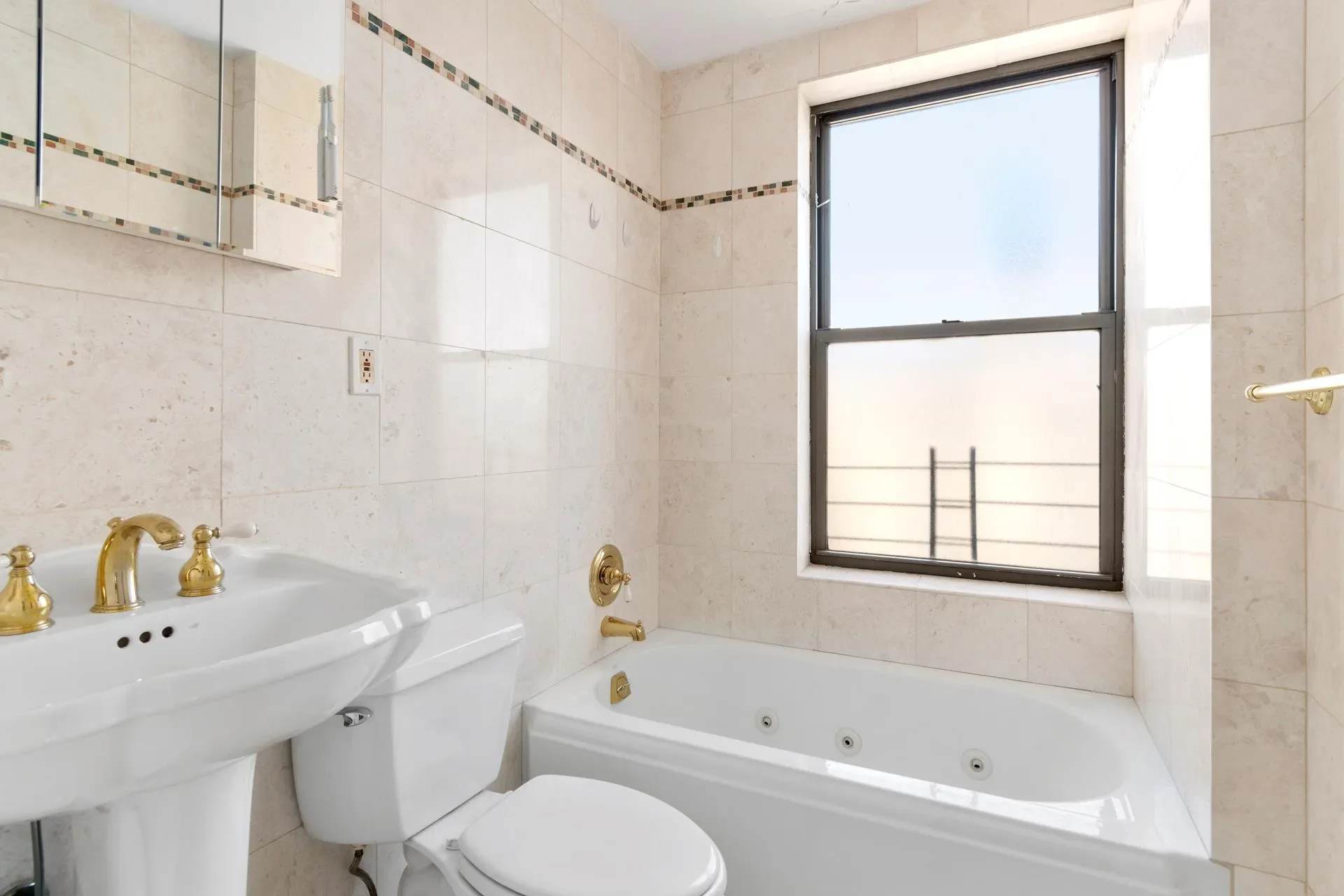 327 CENTRAL PARK W, New York, New York, United States. - Photo 8
