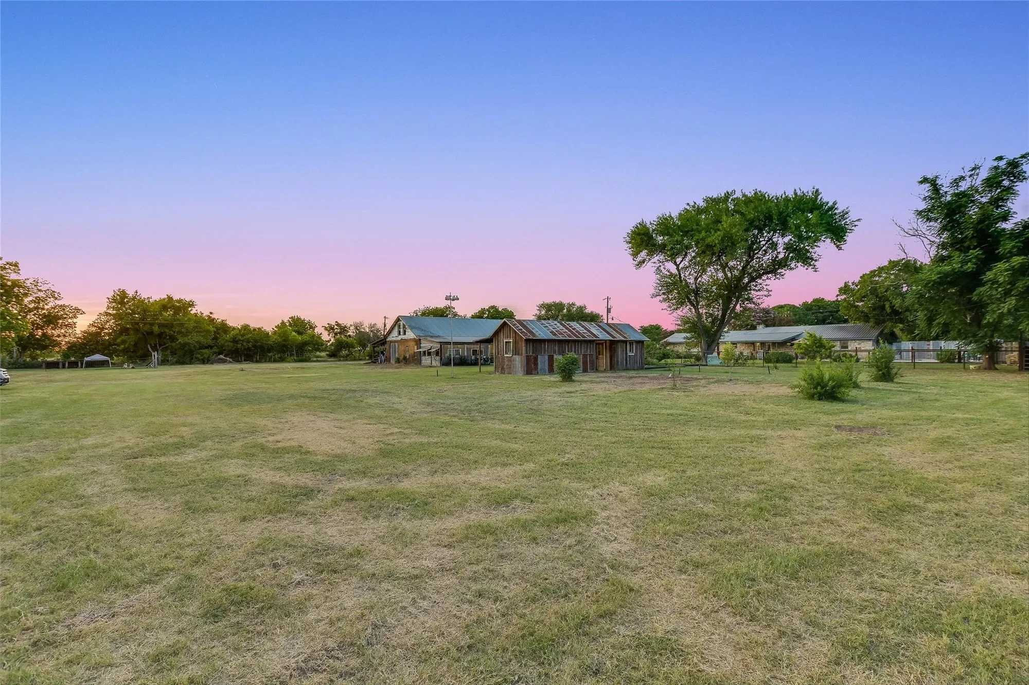2421 Post Oak RD, Coupland, Texas, United States. - Photo 24