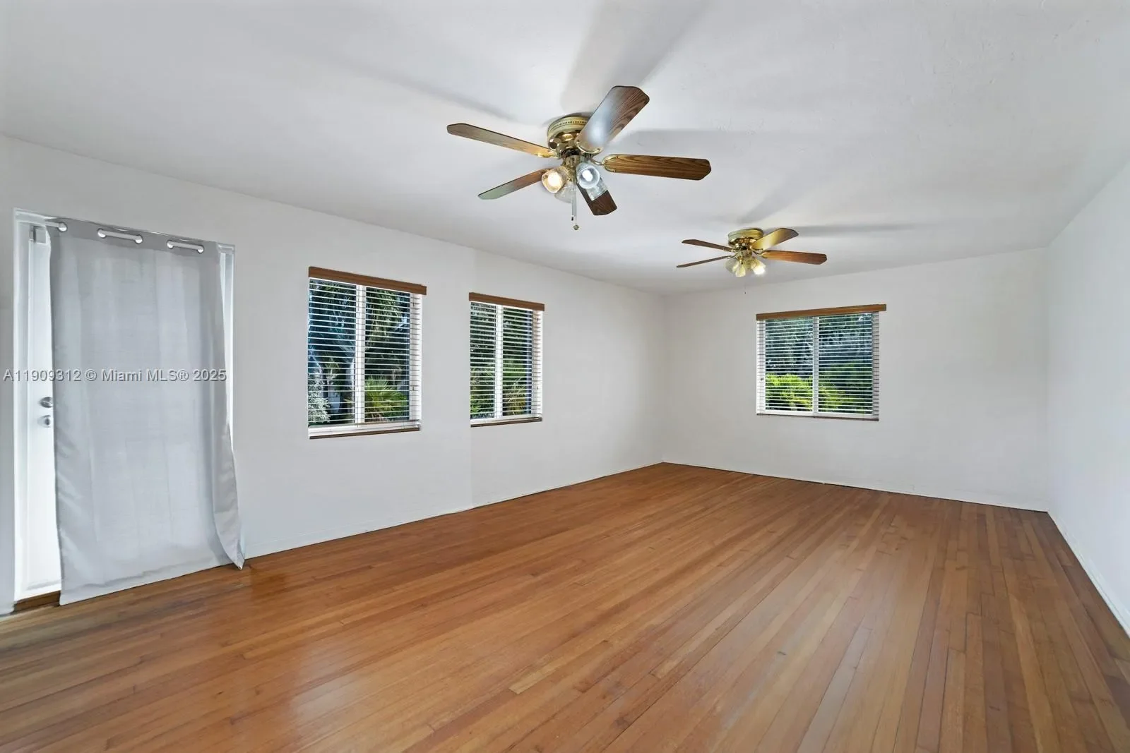 3470 N Meridian Ave, Miami Beach, Florida, United States. - Photo 24