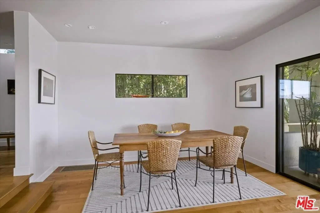 1358 Killarney Avenue, Los Angeles, California, United States. - Photo 9