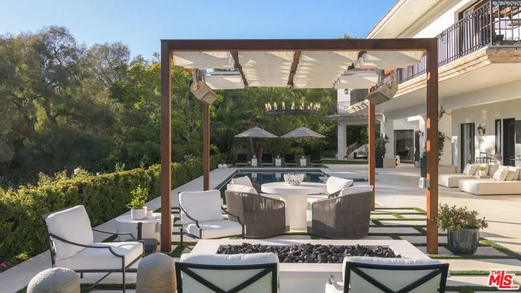 6110 Merritt Drive, Malibu, California, United States. - Photo 13