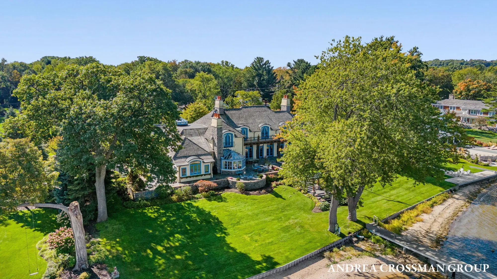 1933 South Shore Drive, Holland, MI 49423, Holland, Michigan, United States. - Photo 10
