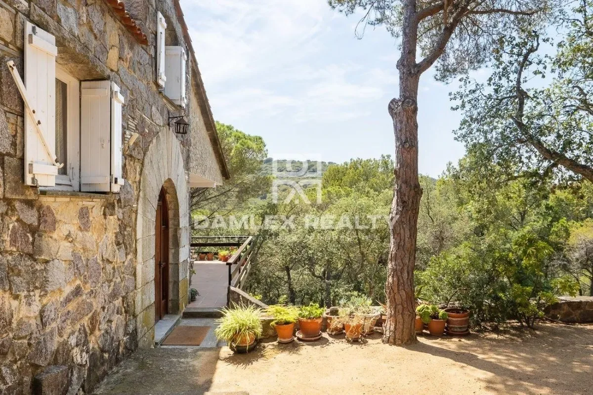 Exterior photo 12