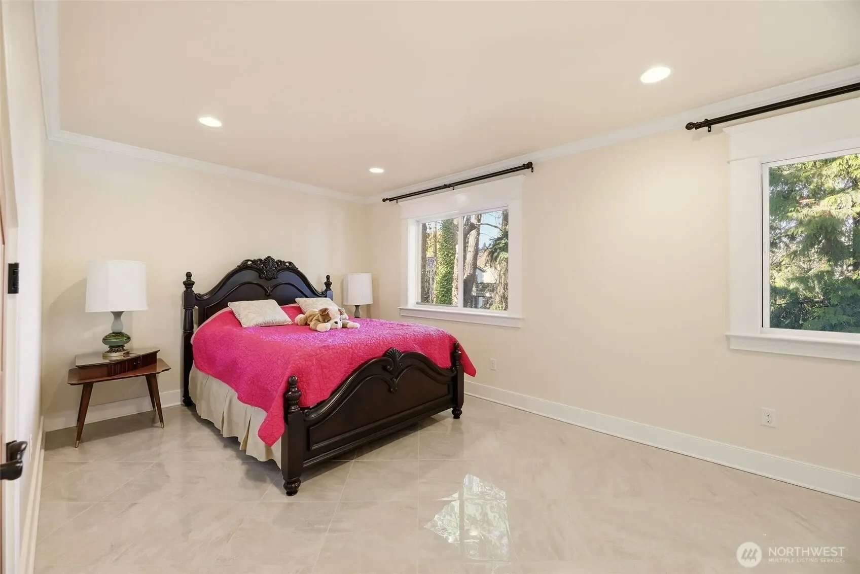 Gallery photo 8