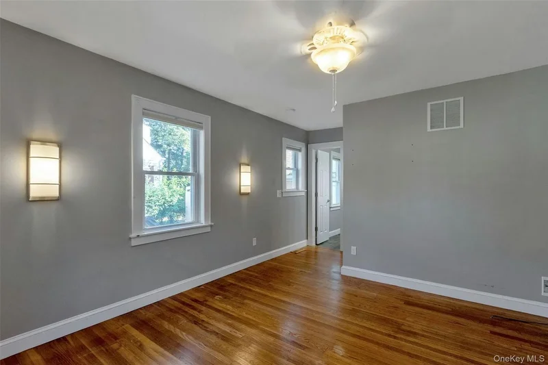 10 Lakeview Avenue, Spackenkill, New York, United States. - Photo 14