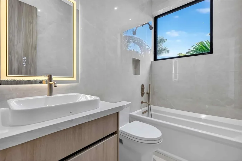 1021 W 46th St, Miami Beach, Florida, United States. - Photo 29