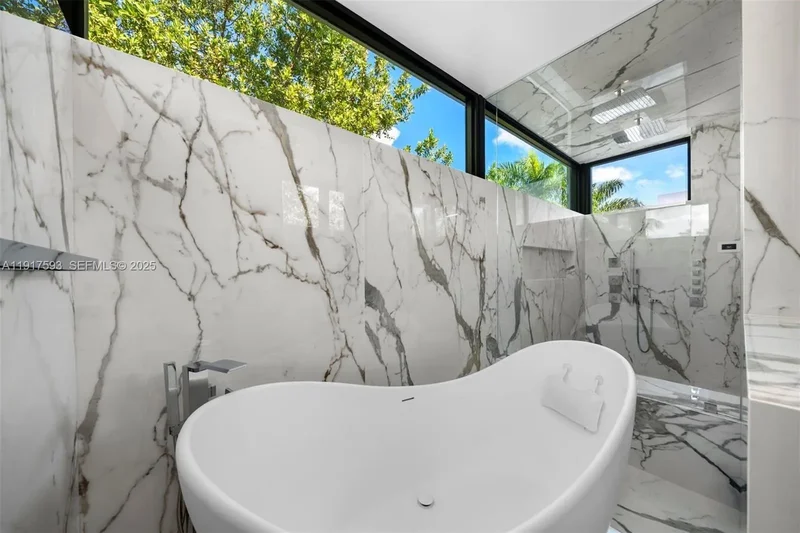 342 S Parkway, Golden Beach, FL 33160, Golden Beach, Florida, United States. - Photo 60