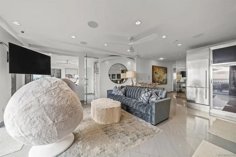 2999 Ocean Front Walk 1, San Diego, California, United States. - Photo 10