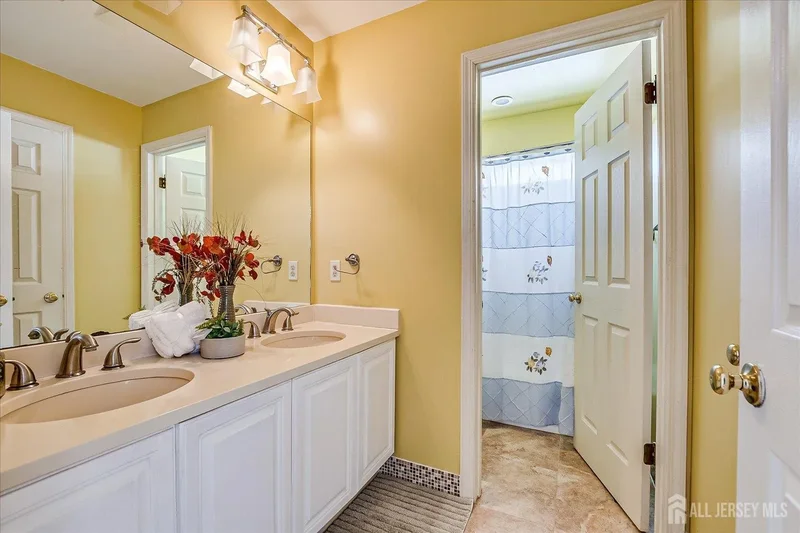 6 Oxford Court, South Brunswick, NJ 08824, South Brunswick Township, New Jersey, United States. - Photo 39